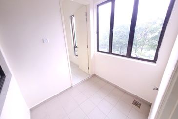 Avenue 2, Lake Valley