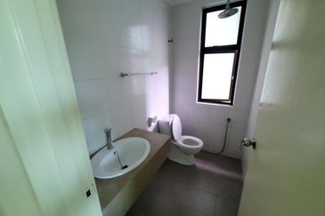 Avenue 2, Lake Valley