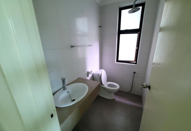 Avenue 2, Lake Valley