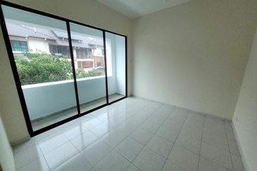 Avenue 2, Lake Valley