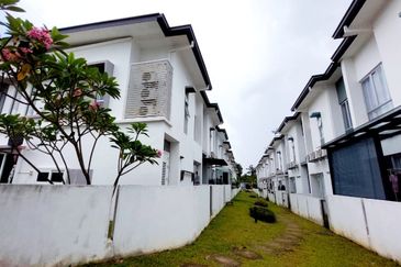 Parkfield Residences, Tropicana Heights