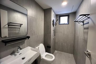 Savvy @ Riana Dutamas