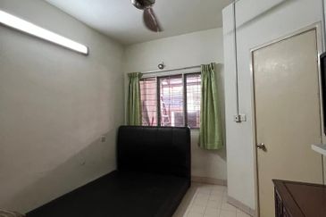 Jalan Sepah Puteri 5/12