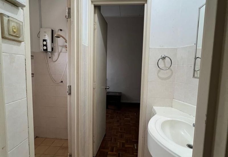 Jalan Sepah Puteri 5/12