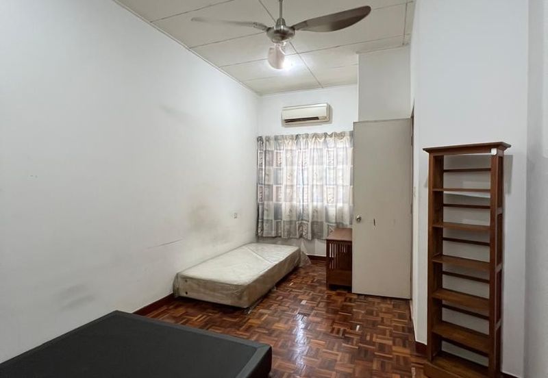 Jalan Sepah Puteri 5/12