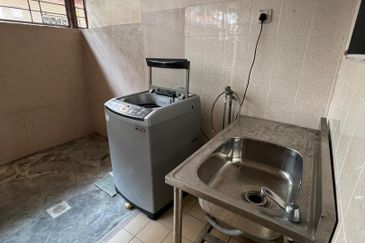 Jalan Sepah Puteri 5/12