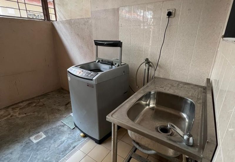 Jalan Sepah Puteri 5/12