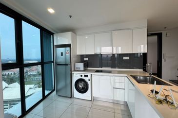 Almas Suites @ Puteri Harbour