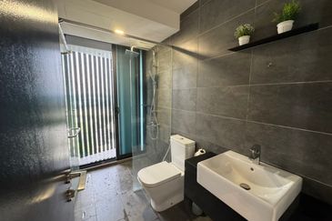 Almas Suites @ Puteri Harbour