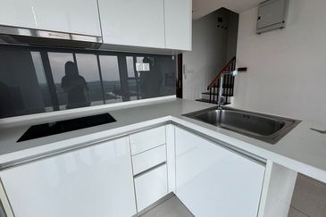 Almas Suites @ Puteri Harbour