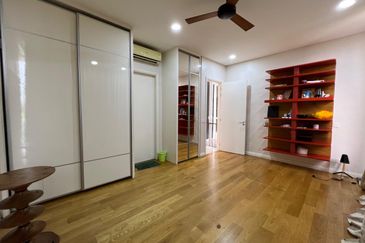 Emerald Bay @ Puteri harbour