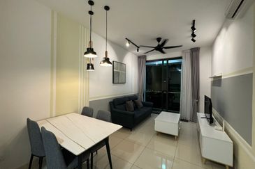 The M @ Medini Macrolink