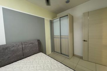 The M @ Medini Macrolink