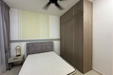 The M @ Medini Macrolink