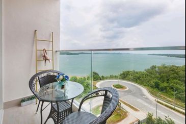 Puteri Cove Residences