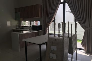 The Canal Garden South, Horizon Hills