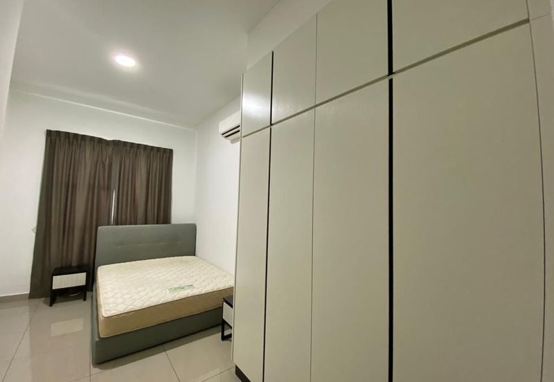 The Pinnacles (Pinnacle Tower)