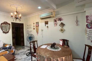 2 storey end lot-Jalan TK2/7 Taman Kinrara