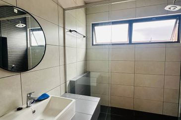 Setia Warisan Tropika