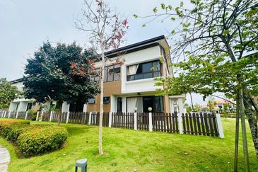 Setia Warisan Tropika