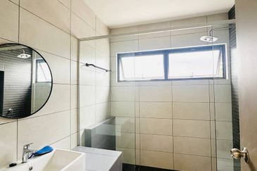 Setia Warisan Tropika