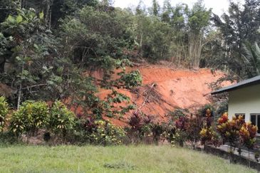 Tanah untuk dijual di kg semungkis 