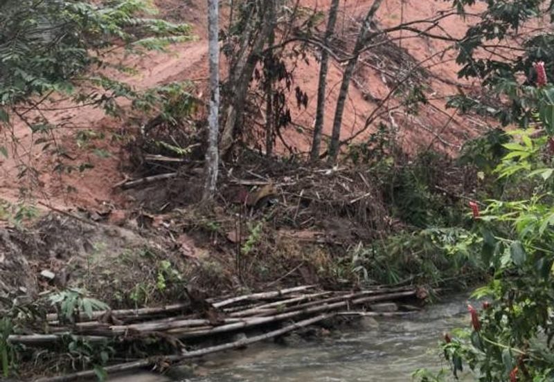 Tanah untuk dijual di kg semungkis 