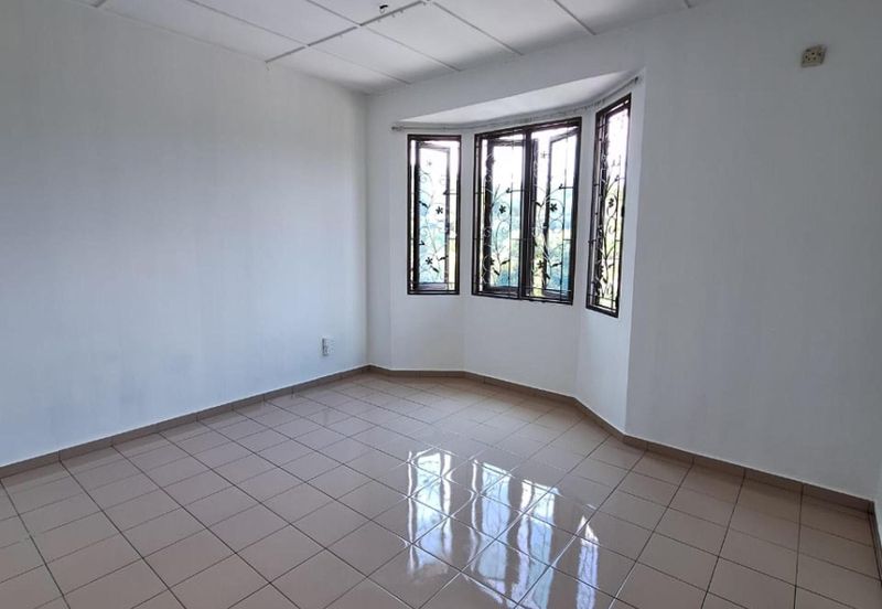 Taman Saujana Puchong