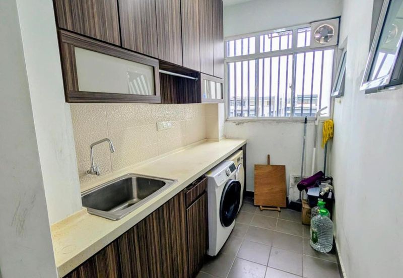 Condominium the sanderson 