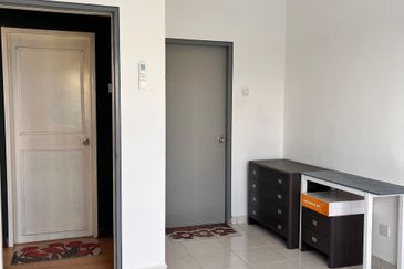 Pangsapuri seri akasia Puchong Prima 