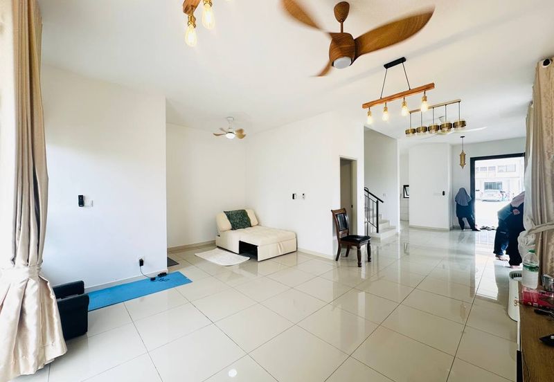 Setia Warisan Tropika