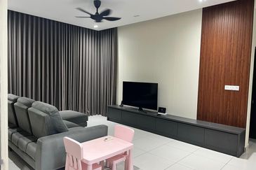 Aura Residence @ Precint 8