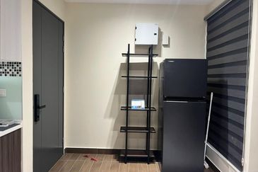 Aura Residence @ Precint 8