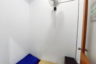 Kenwingston Square Garden