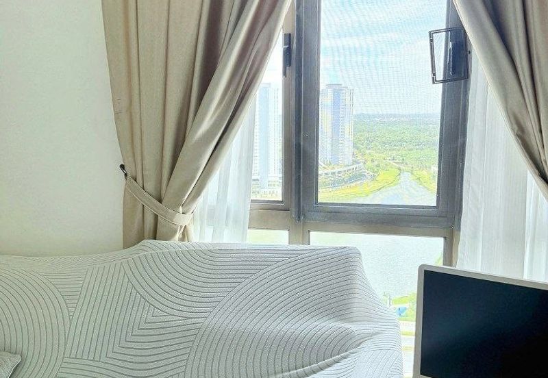 Lake Point Residence