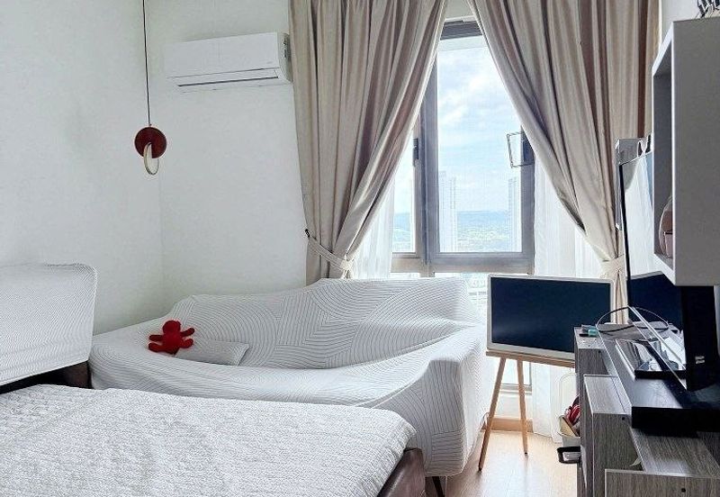 Lake Point Residence