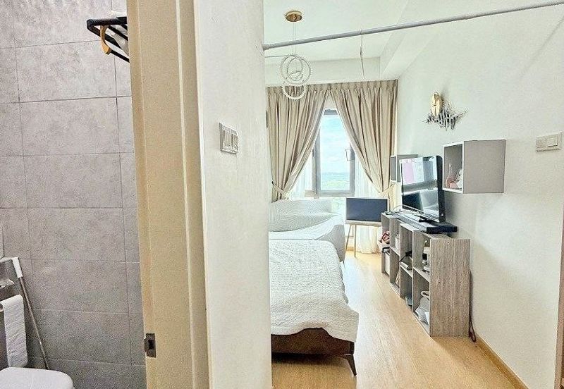 Lake Point Residence