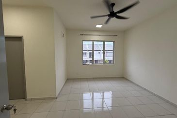 Sepang Taman Salak Perdana Double Storey Terrace Greenwoods Cendana