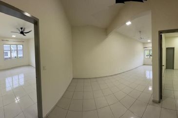 Sepang Taman Salak Perdana Double Storey Terrace Greenwoods Cendana