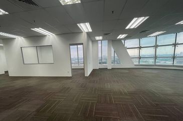 CORNER MSC Status CyberCenter Office PFCC Puchong Financial Corporate Center Puchong for rent 