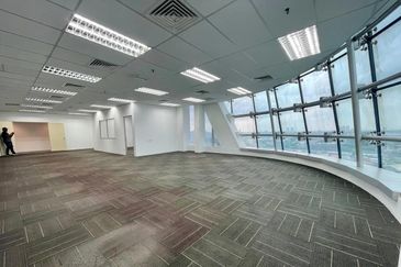 CORNER MSC Status CyberCenter Office PFCC Puchong Financial Corporate Center Puchong for rent 
