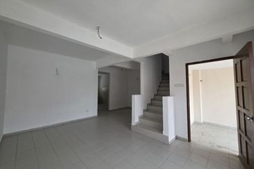Double Storey Terrace End Lot Taman Salak Damai Kg Giching Sepang