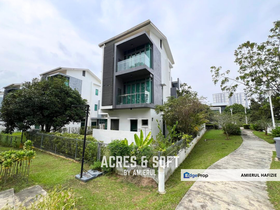 Move in Cond😍 Endlot Bungalow 3 Storey (w Lift) Sejati Residence, Cyberjaya -  Rear Facing Open😍, Selangor, Cyberjaya