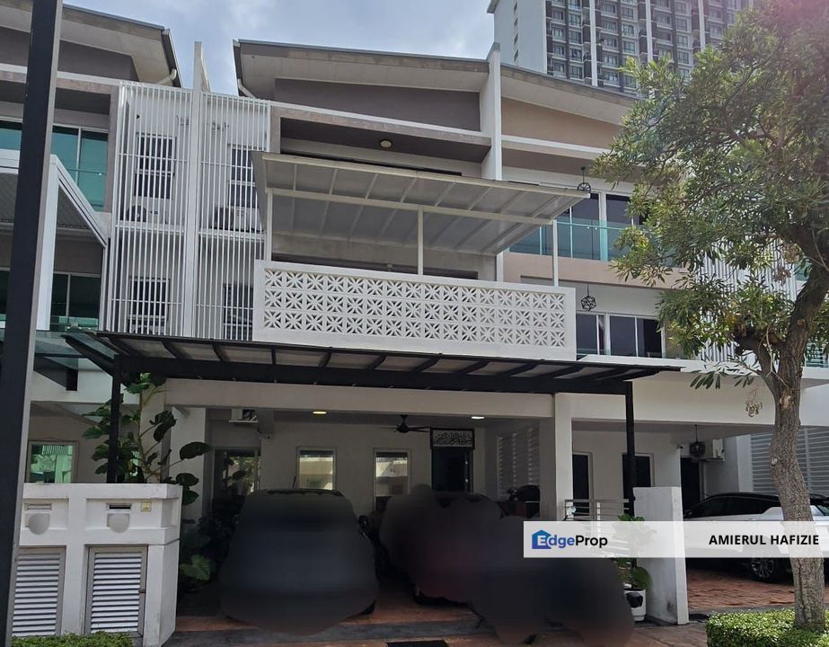 EXTENDED🔥 3 Storey Taman Subang Mas Subang Jaya - WELL RENOVATED😍, Selangor, Subang Jaya