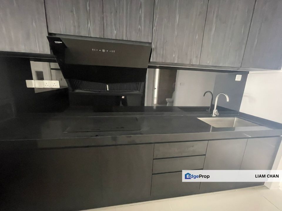 [PARTLY FURNISHED] SEJATI LAKESIDE 22'x70' TERRACE 4R4B, Partly Furnished in Kit Cabinet, A/C, etc... in Cyberjaya Sejati Lakeside, Selangor, Cyberjaya