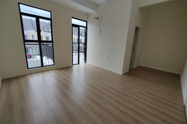 Monet Springtime @ Sunsuria City