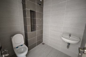 Monet Springtime @ Sunsuria City