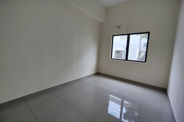 Monet Springtime @ Sunsuria City