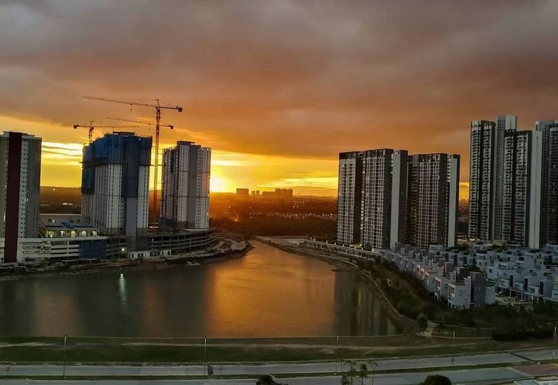 Lake Point Residence