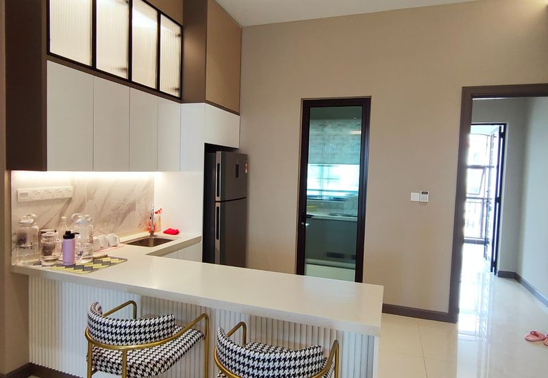 Isle of Kamares, Setia Eco Glades